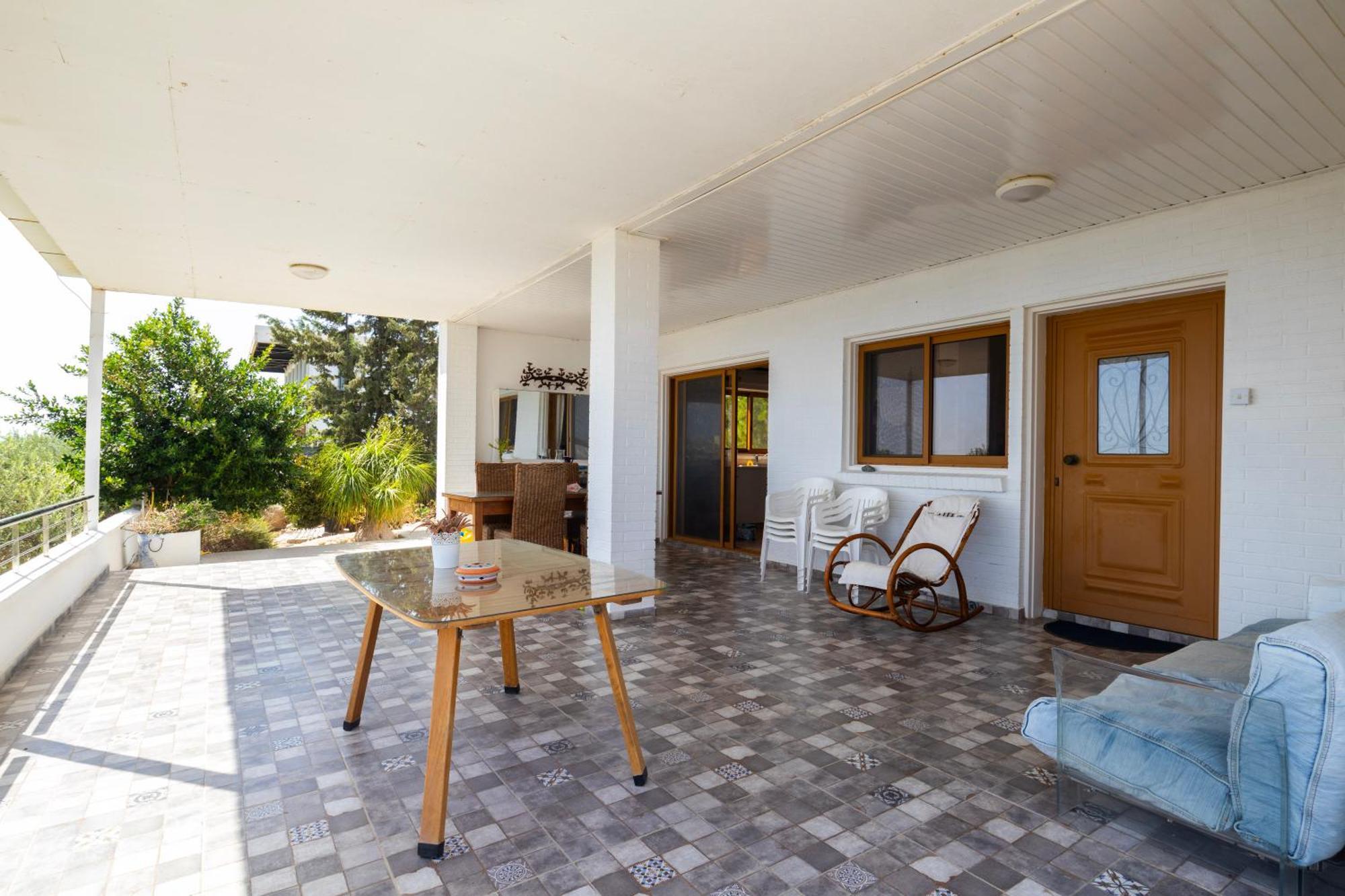 Captivating 2-bed House Holiday home