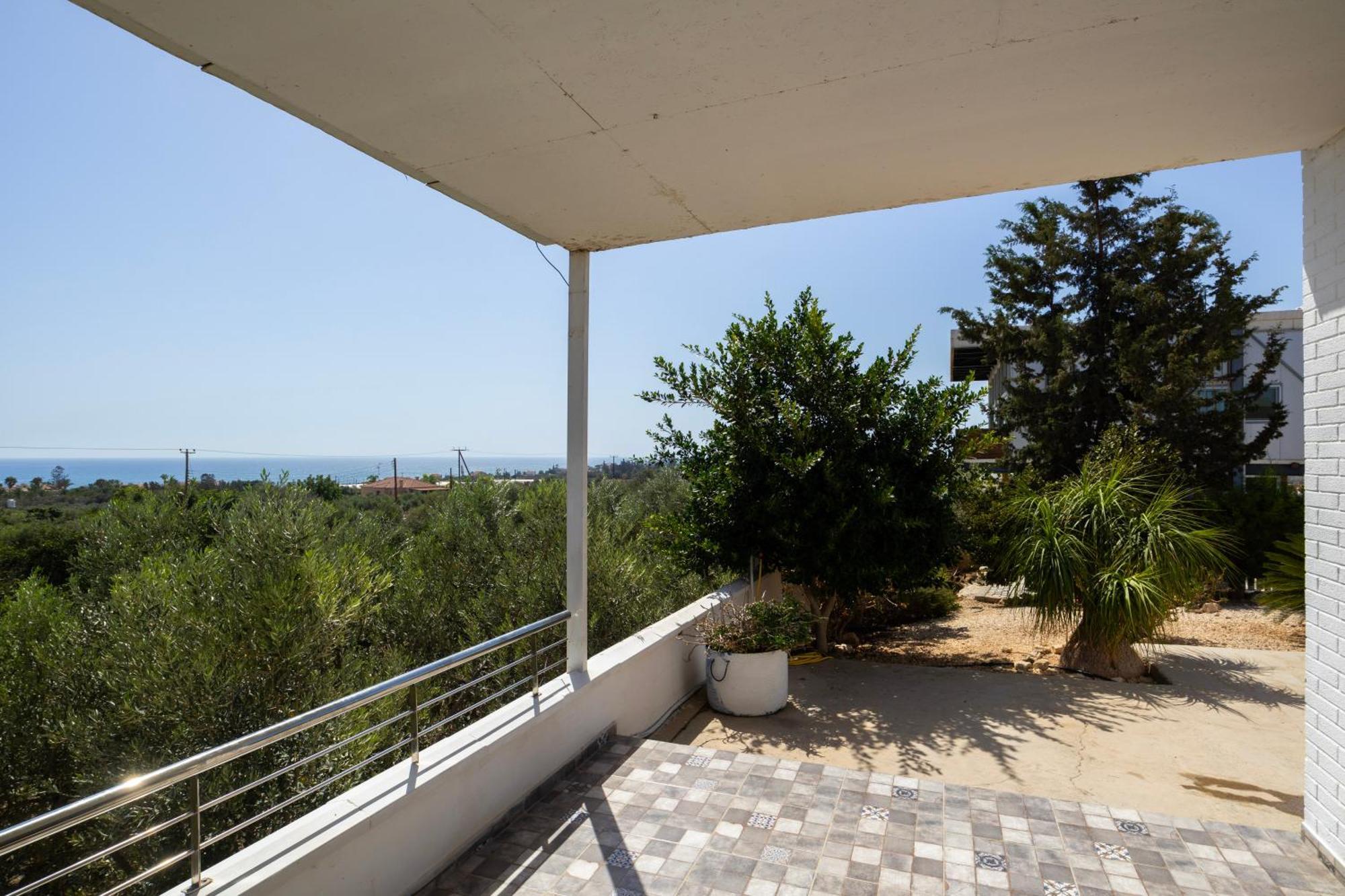 Captivating 2-bed House Holiday home Alaminos