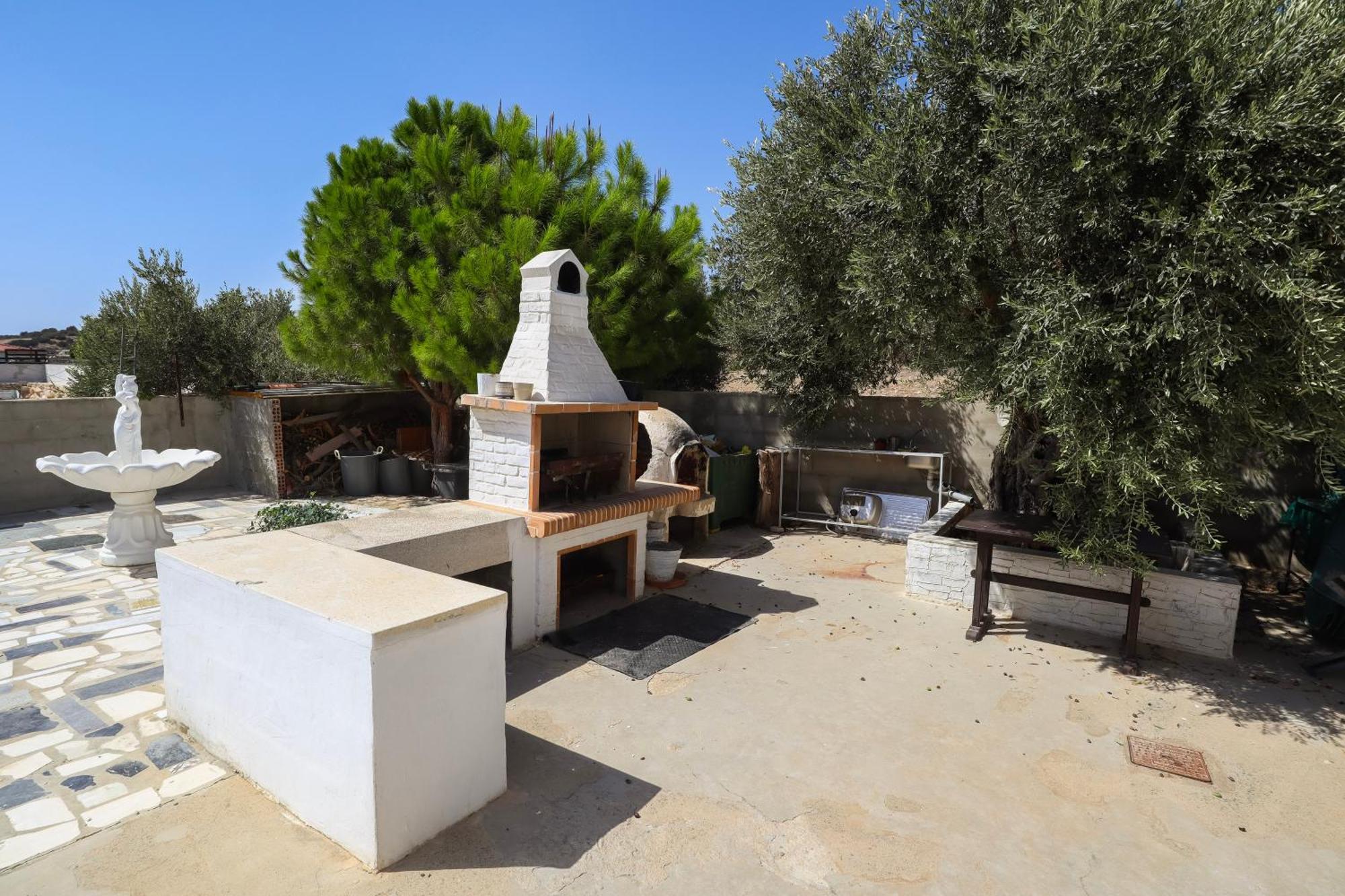 Captivating 2-bed House Holiday home Alaminos